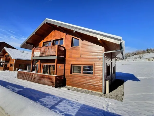 Chalet d'exception face aux montagnes, rare à saisir