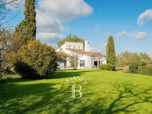 Exclusivité - Langoiran - Maison de 240 m² de plain pied - Parc 1,3Ha - Piscine - Garage