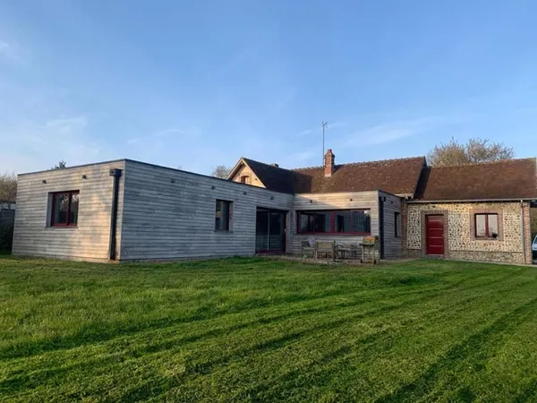 Belle et grande maison moderne au calme !