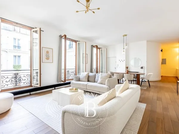 Paris 8e - Miromesnil / Saint Augustin - Duplex - 3 chambres - Parfait état