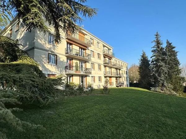 Appartement Le Raincy 4 pièce(s) 90.80 m2