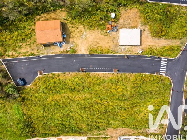 Terrain 404 m²
