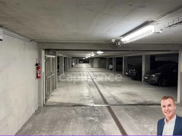 QUIMPER (29) - À Vendre : Garage Sécurisée en Sous-Sol avec Porte Automatique