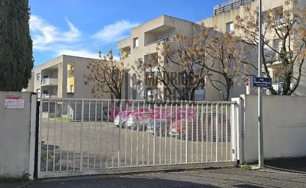 Parking 12 m²