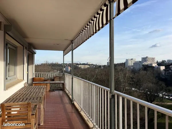 Appartement T5 Lyon 9e balcon
