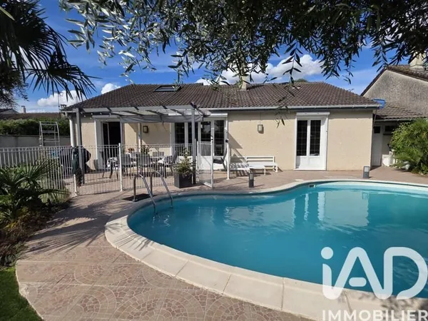 Maison de plain-pied 6 pièces 160 m²
