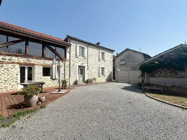 Maison 7 pièces 265 m²