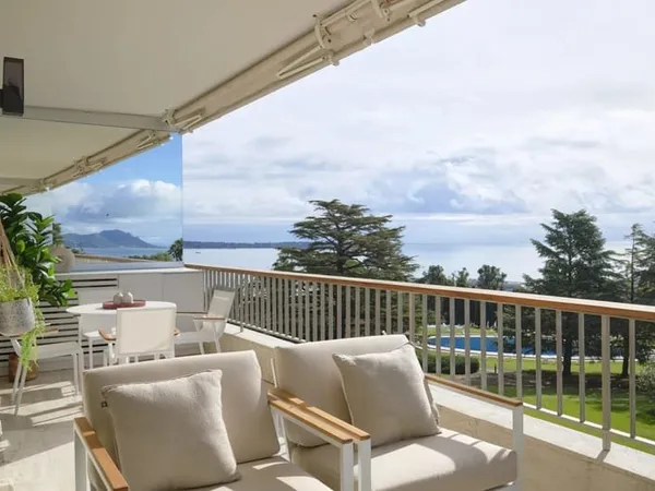A vendre - Appartement 3 pièces dans résidence de standing- vue mer panoramique - Cannes Californie