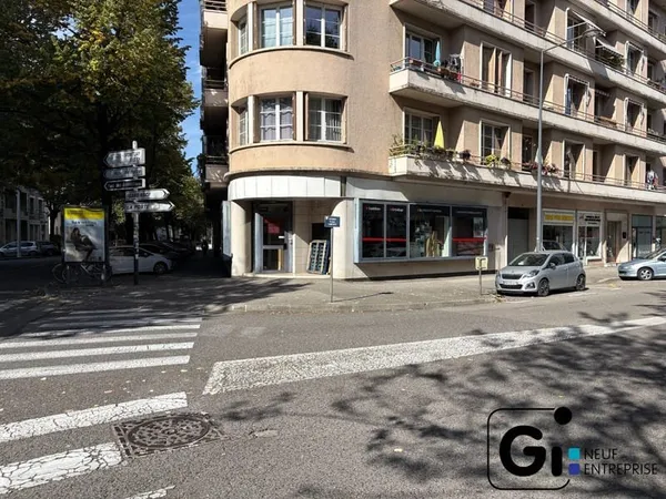 Local commercial 4 pièces 90 m²