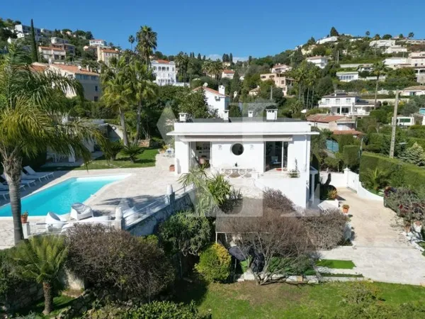 ELEGANTE VILLA GOLFE JUAN VUE MER