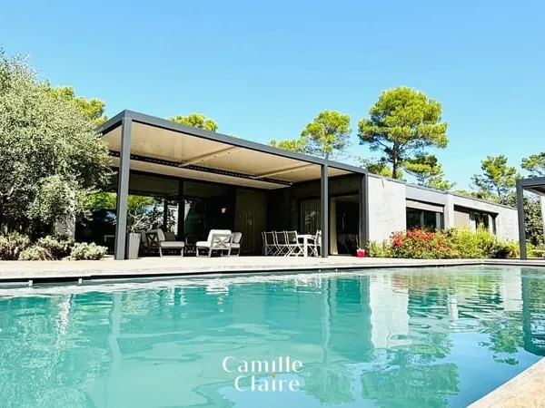 Maison d'Architecte T5 et son parc arboré de 4000 m2 sur la