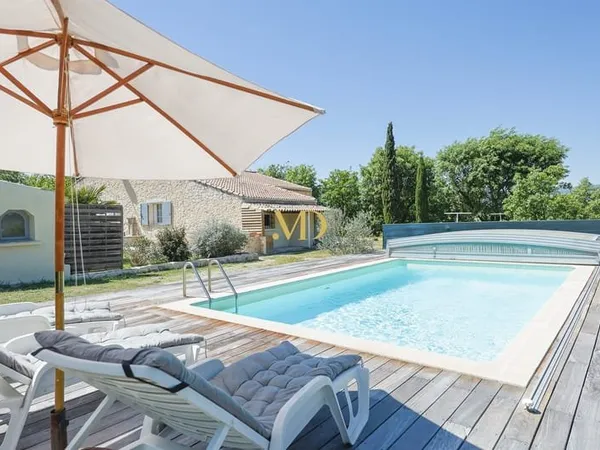 Propriété de charme avec piscine et gîte au coeur du Luberon