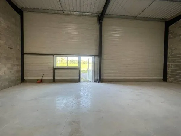 Local d'activité 172 m²