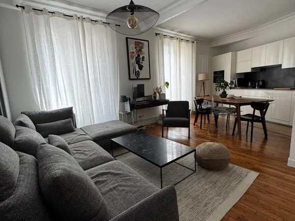 Appartement 2 pièces - 50 m² - Pyrénées / Jourdain / Buttes-Chaumont