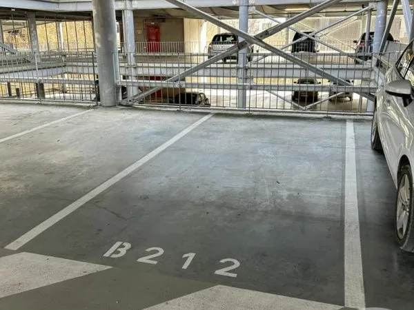 Parking 13 m²