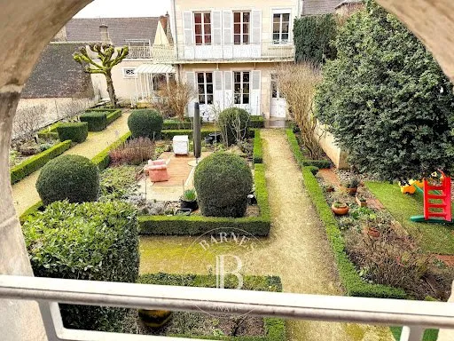 Maison 22 pièces 287 m²