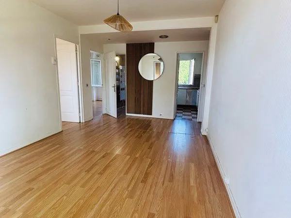 Appartement 3 pièces meublé - 51 m² - Entièrement rénové à neuf - Parking