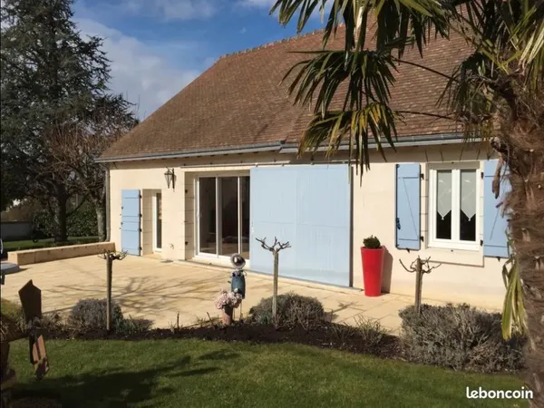 Longère rénovée avec grand jardin arboré