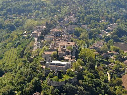 Maison 350 m²