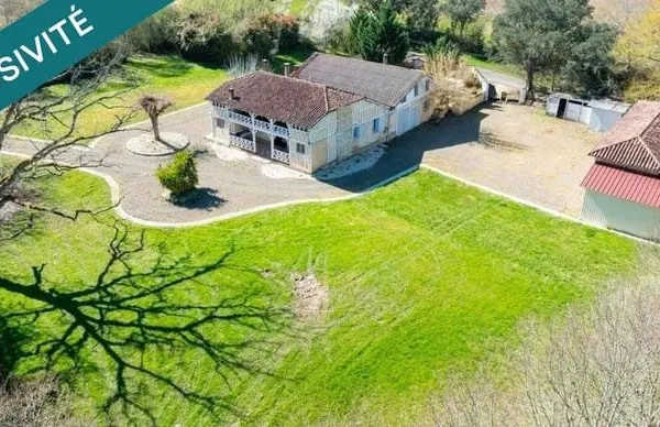 Maison 9 pièces 300 m²