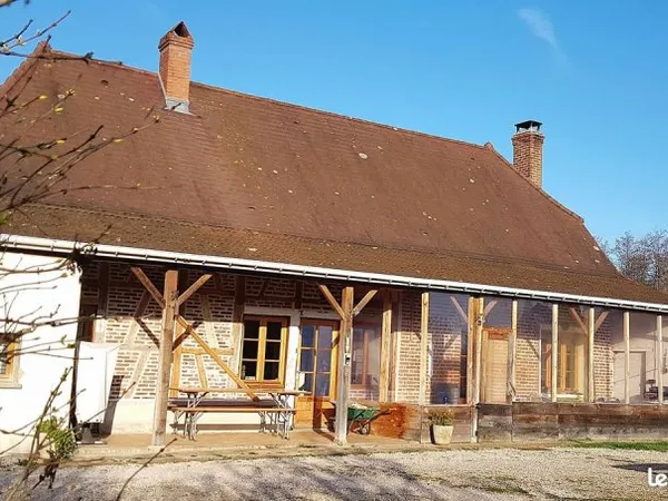Ferme bressane - 5 ha attenants - dépendances, studio indépendant - Saint-Germain-du-Bois