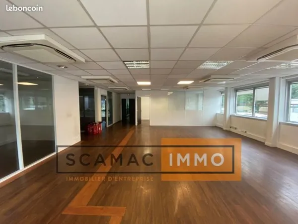Bureaux 233 m²