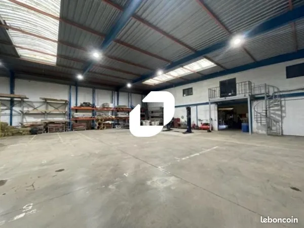 Local d'activité 1 259 m²