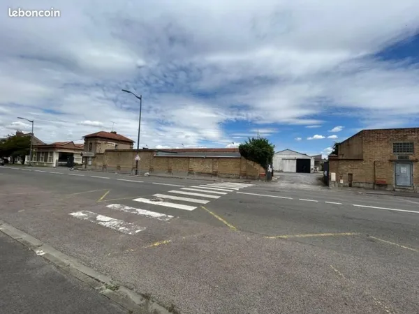 Local d'activité 1 500 m²
