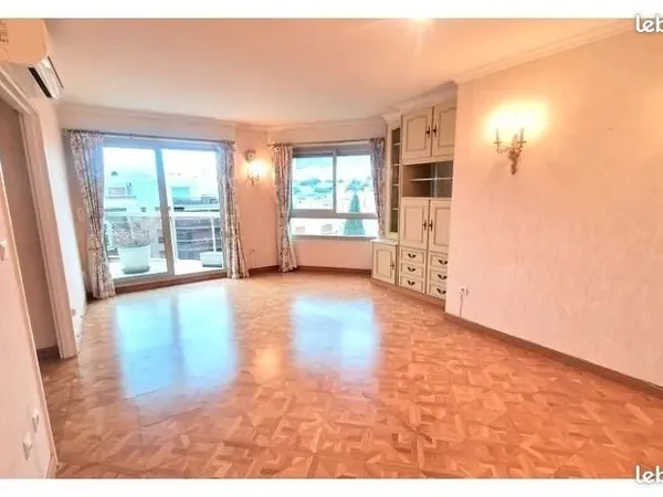 Appartement à louer le cannet vue île