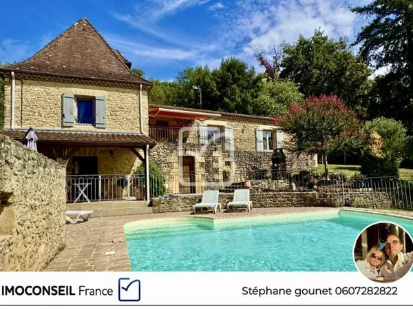 SOUS OFFRE _ Superbe ensemble immobilier avec deux masions et un séchoir à tabac réhabilité en carpo