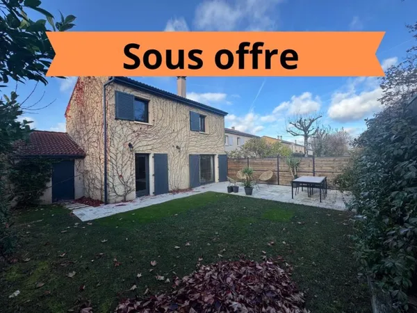 Maison familiale 4 chambres dans un cadre calme et verdoyant.