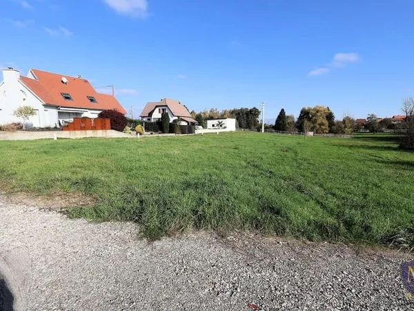 ATTENSCHWILLER TRÈS AU CALME TERRAIN CONSTRUCTIBLE DE 5,75 A