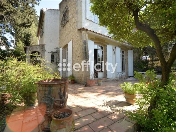 Maison 9 pièces 202 m²