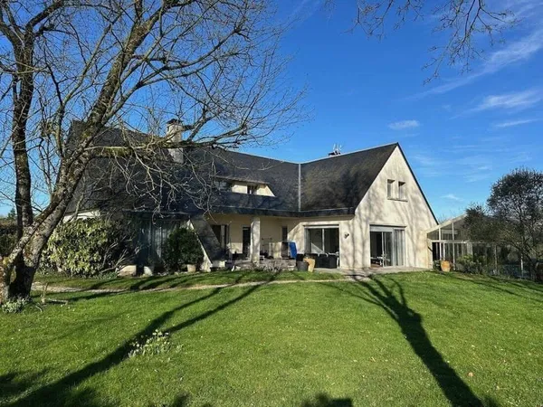 Maison 14 pièces 310 m²