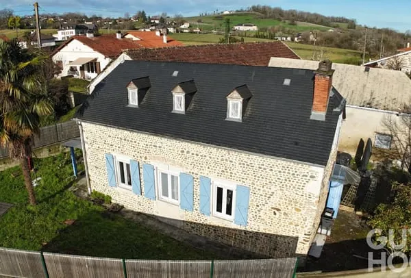 Ensemble immobilier à MONEIN