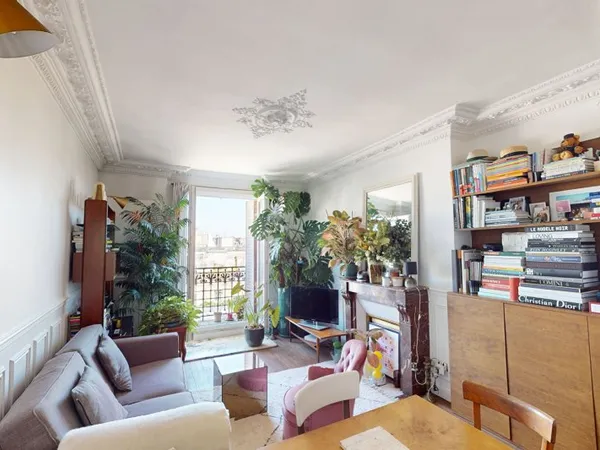 2 pièces avec BALCON et vue très dégagée !