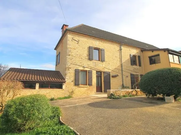 Maison 8 pièces 199 m²