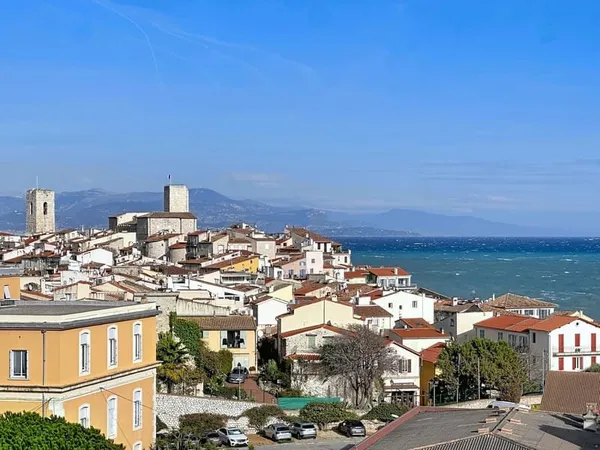 ANTIBES ALBERT 1ER 4 PIÈCES DERNIER ÉTAGE TERRASSE VUE MER P