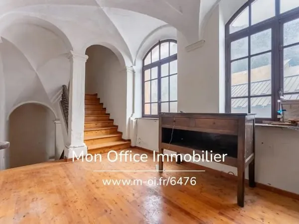 Référence : 6476-MTE. - Bâtisse à rénover - 600 m²- Terrain 3200 m²
