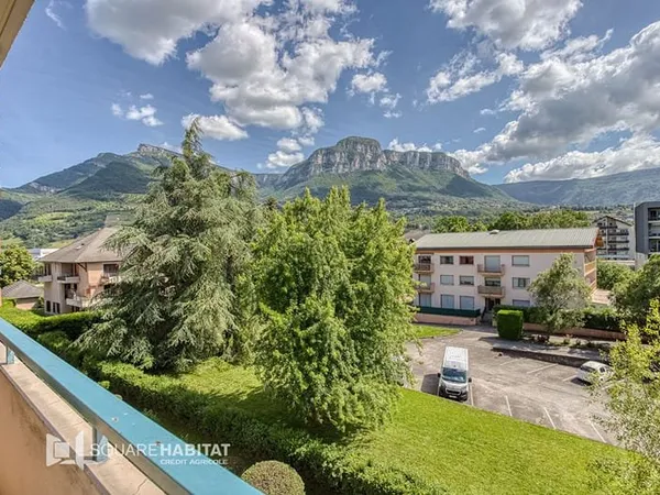 Grand Appartement à La Ravoire 5 pièces 98 m2 avec cave , balcons et garage