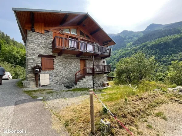 Loue studio 22 m2 dans chalet meublé tout confort dans chalet savoyard
