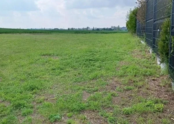 Terrain 621 m²