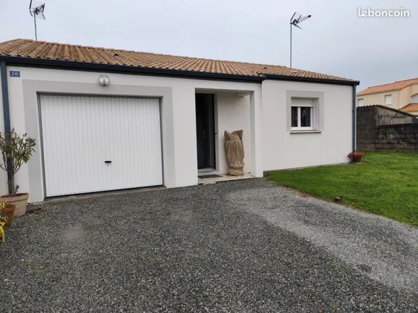 Maison récente 3 chambres - proche bourg et commodités - 96 m² + garage