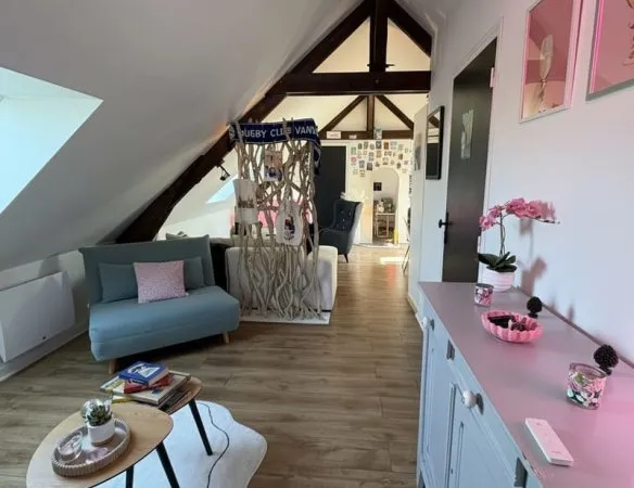 Superbe grand T2 entièrement rénové - 42,4 m² Carrez / 70