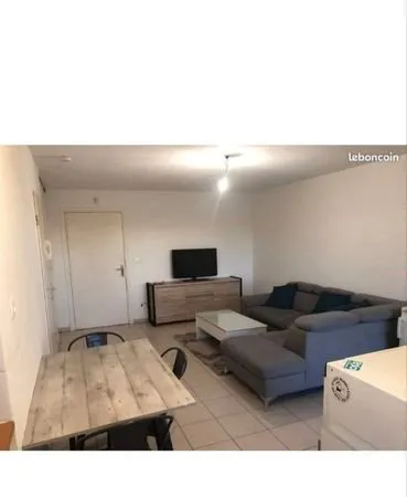 A louer T2 meublé avec balcon