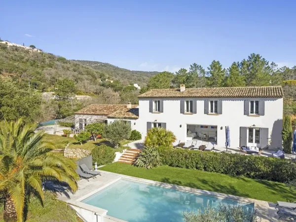 LOCATION SAISONNIÈRE - GRIMAUD- VUE COLLINE - 8 CHAMBRES