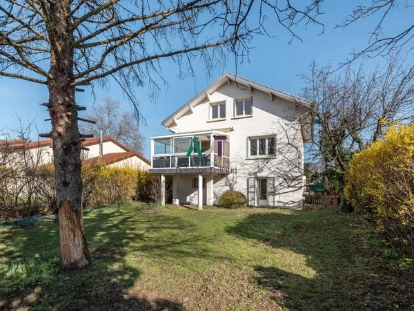 MAISON INDIVIDUELLE PROCHE PARC BACHELARD