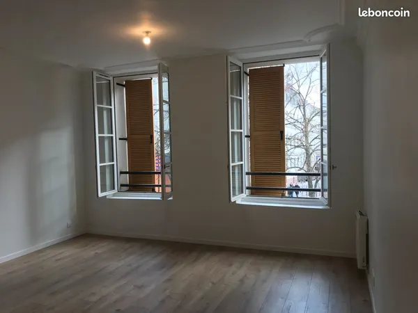 Paris a 10 mns studio meuble a Argenteuil centre 28m2 la gare a 5 mns a pieds etat parfait
