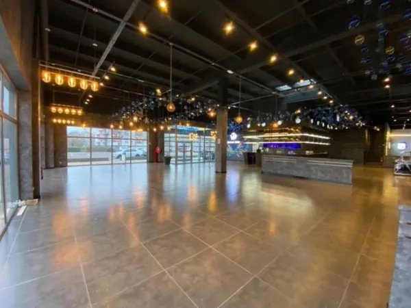 Local commercial 1445 m²
