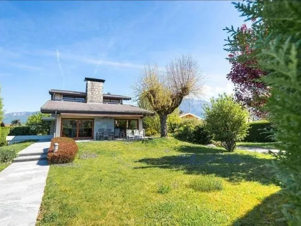 Maison 7 pièces 207 m²